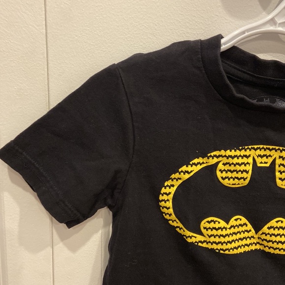 Batman Black & Yellow Tee - Picture 5 of 8